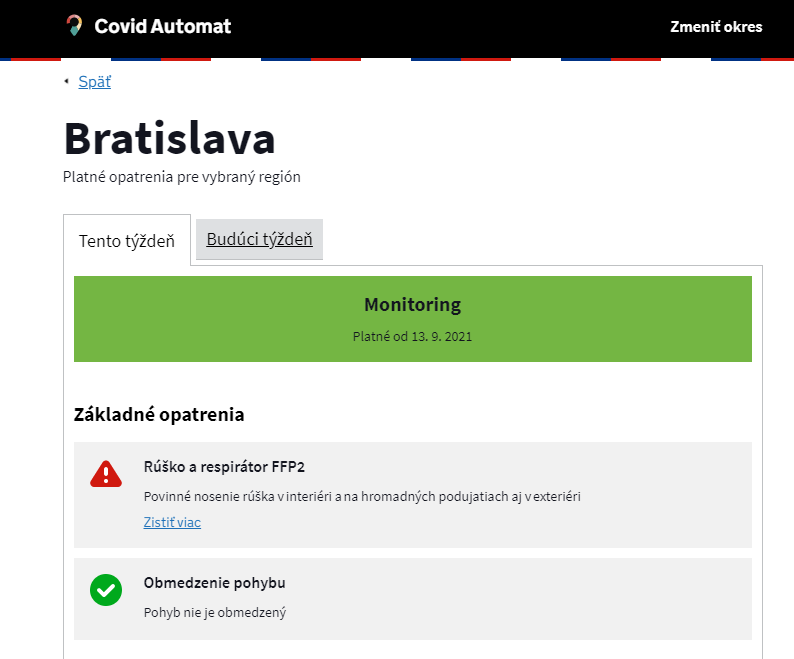 Ilustračný obrázok zobrazuje príklad využitia COVID automatu. Pre príklad bol vybraný okres Bratislava. COVID automat zobrazil farbu a aktuálne opatrenia pre tento aj budúci týždeň.